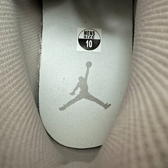 NIB - Air Jordan 1 Mid - Mens size 10 College Grey/ Light Bone-White - Picture 7 of 10